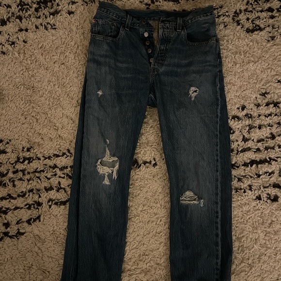 Button-fly, Distressed Levi 501s, size 26 - Picture 3 of 4